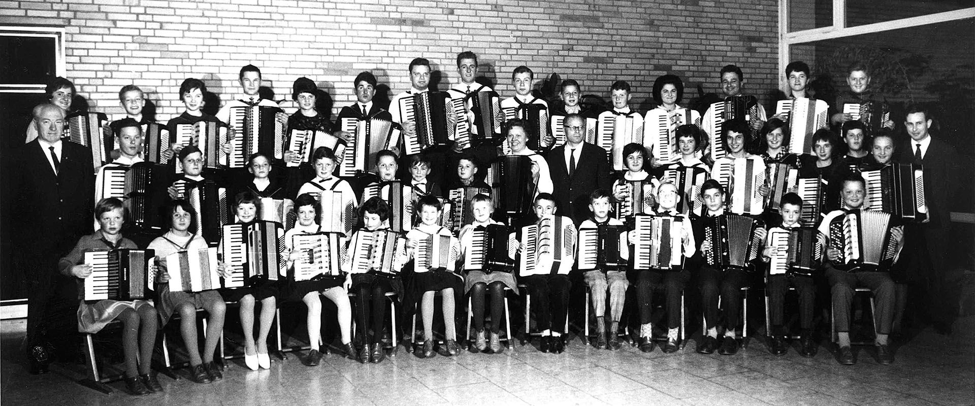 Akkordeonschüler im Jubiläumsjahr 1962